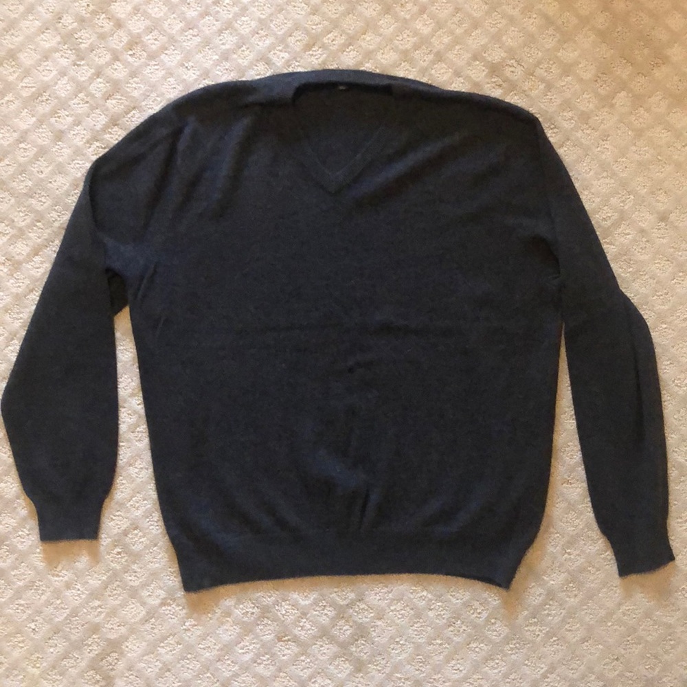 Men’s Club Room V-Neck Cashmere Sweater